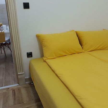 Sweet Yellow Apartment Βελιγράδι Εξωτερικό φωτογραφία