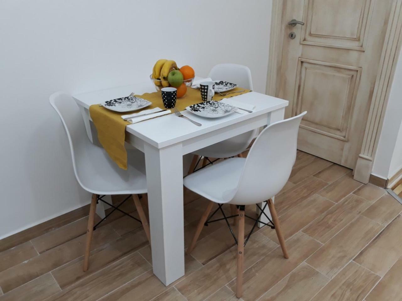 Sweet Yellow Apartment Βελιγράδι Εξωτερικό φωτογραφία