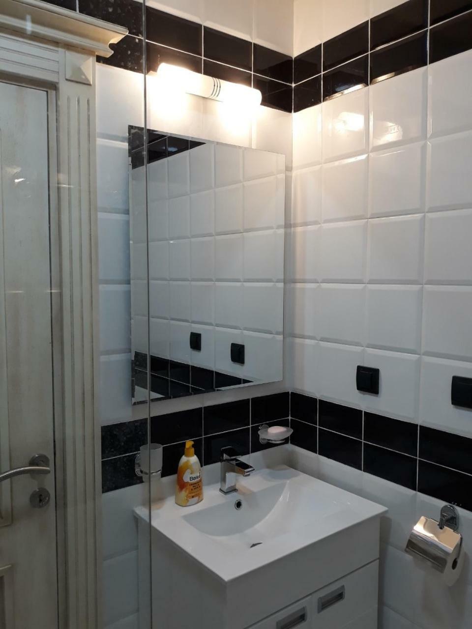 Sweet Yellow Apartment Βελιγράδι Εξωτερικό φωτογραφία