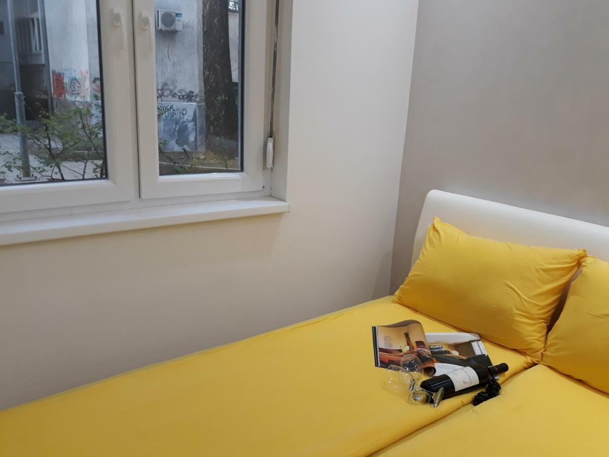 Sweet Yellow Apartment Βελιγράδι Εξωτερικό φωτογραφία
