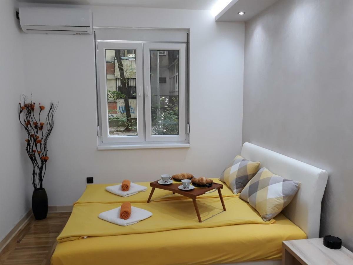 Sweet Yellow Apartment Βελιγράδι Εξωτερικό φωτογραφία